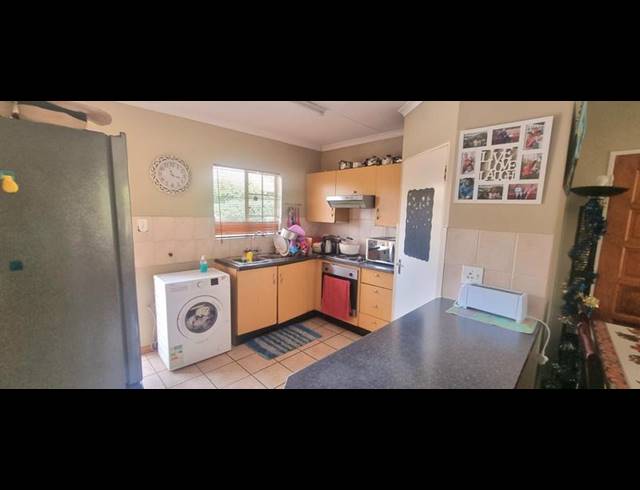 2 BEDROOM TOWNHOUSE FOR SALE IN AMBERFIELD